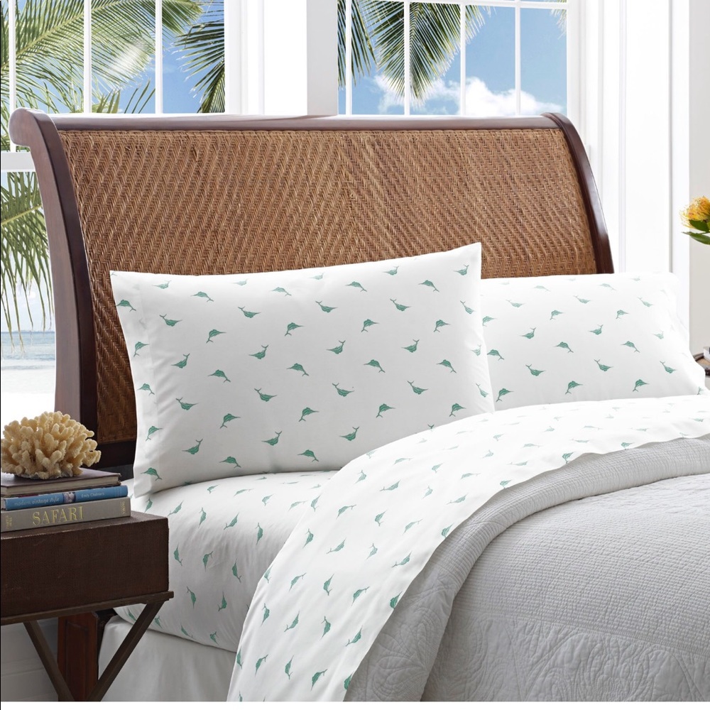 NWT Tommy Bahama Queen bedsheets